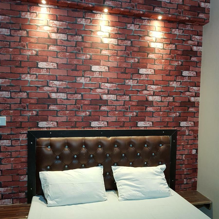 Hotel Varanasi Ganges Exteriör bild