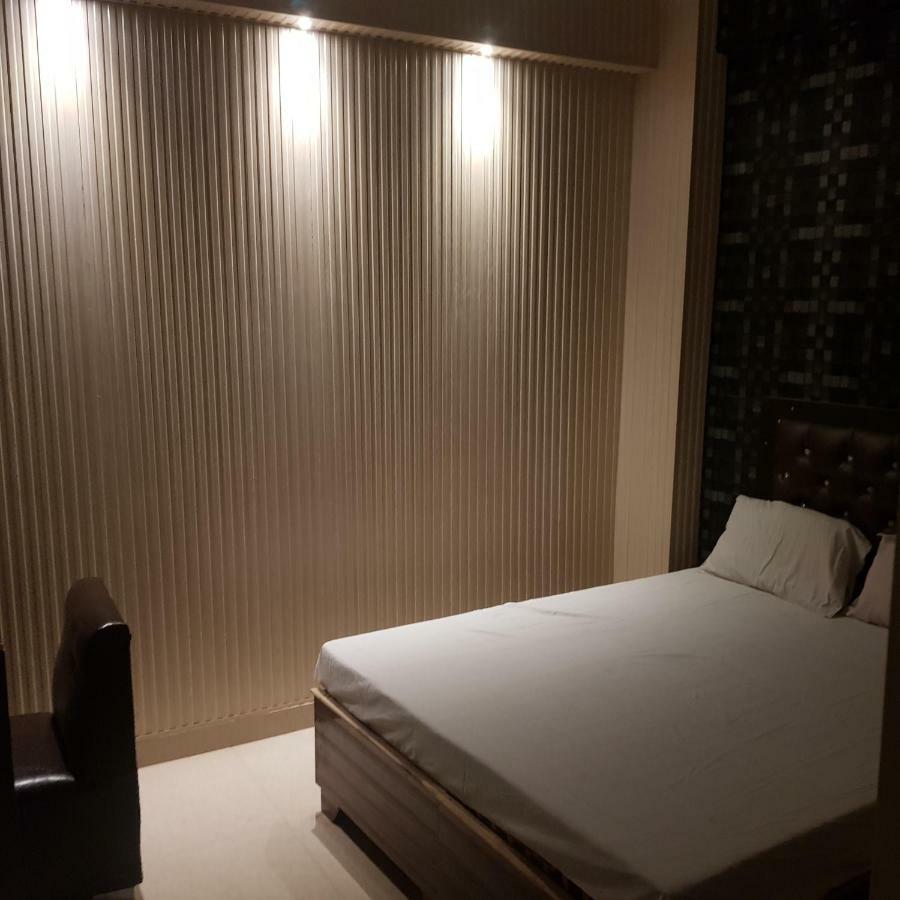 Hotel Varanasi Ganges Exteriör bild